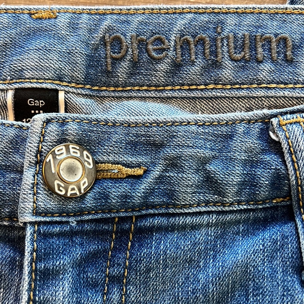 Gap jeans curvy straight. 12/31A - Picture 5 of 7